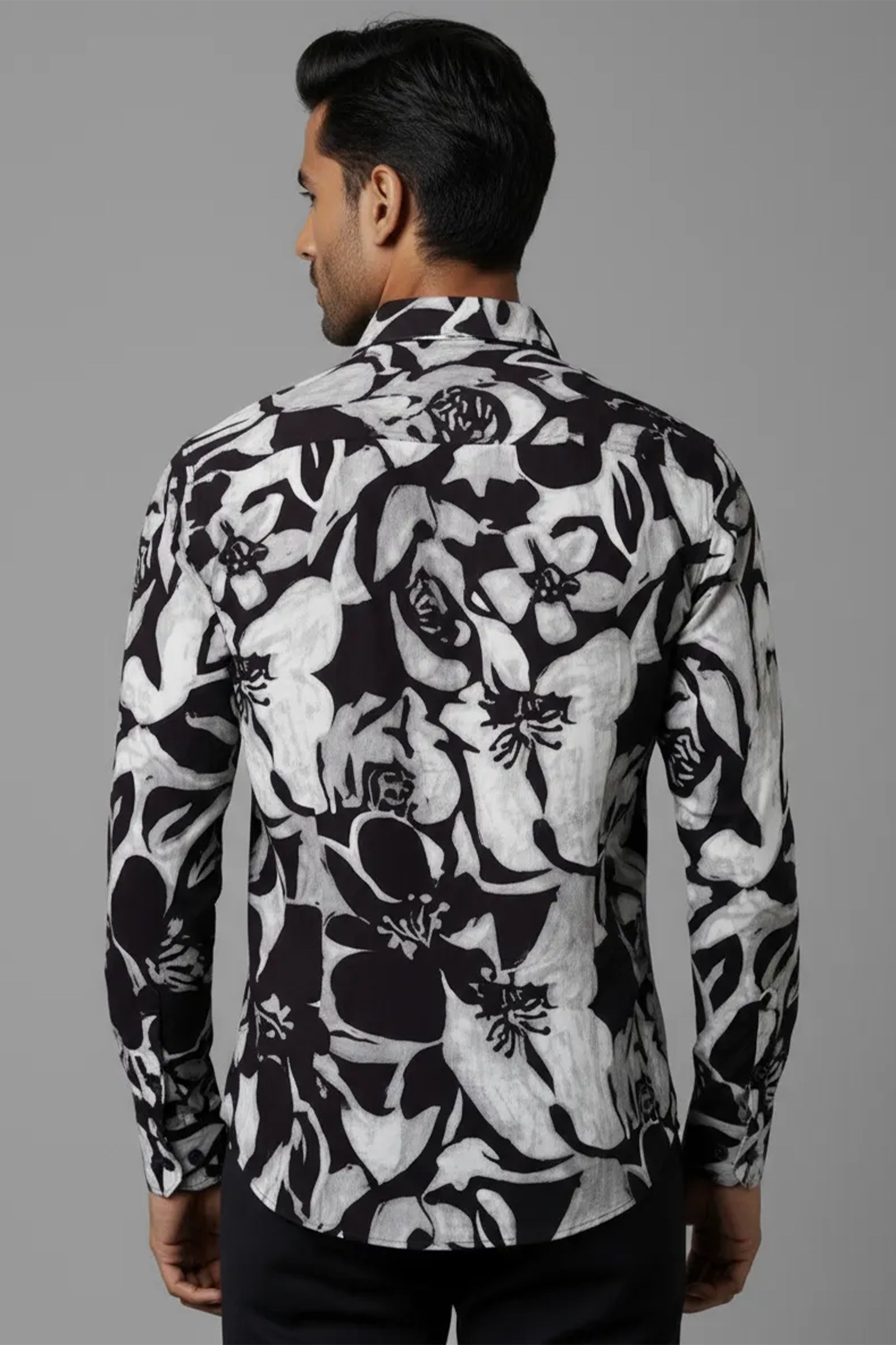 Slim Fit Printed L/S Shirt
