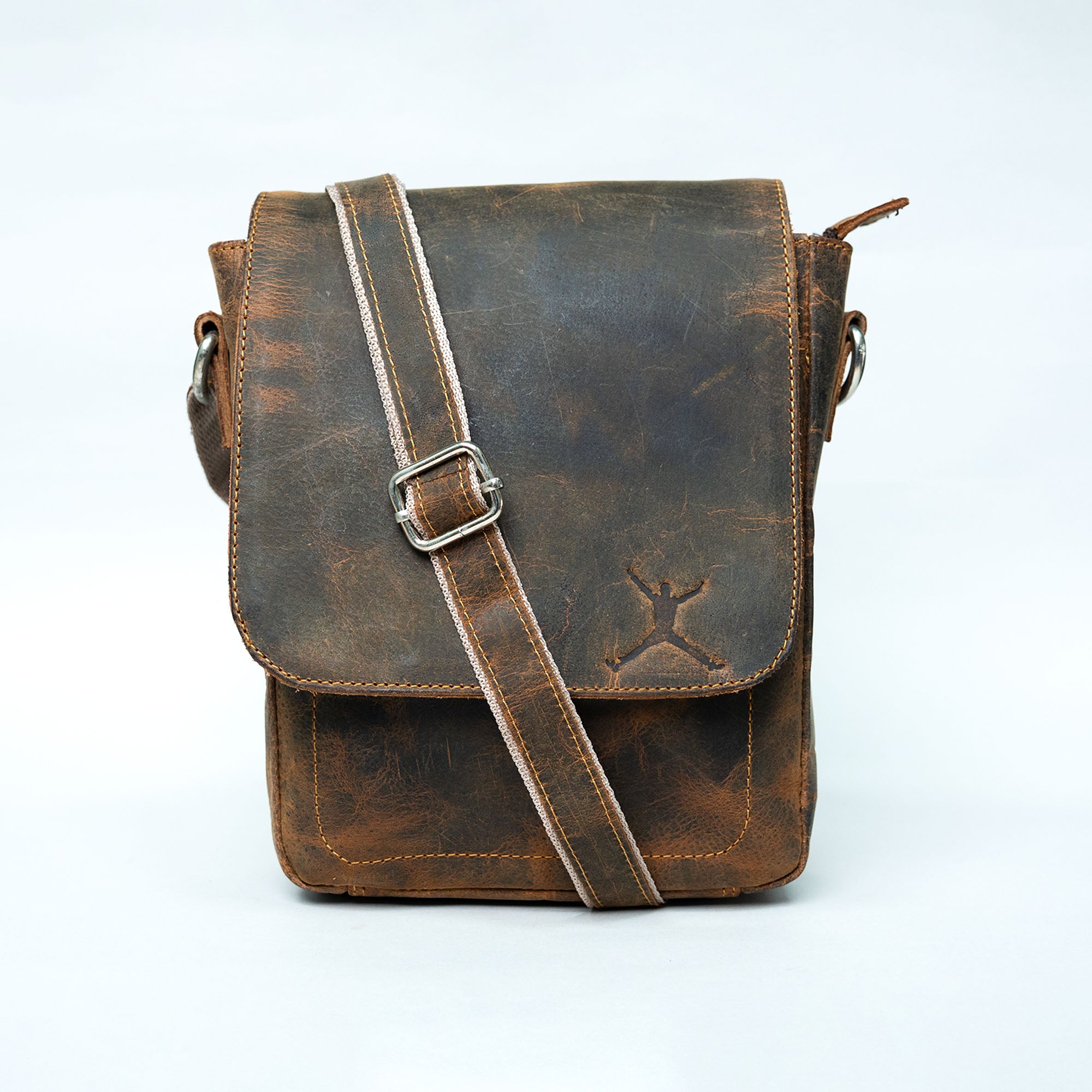 Oil Pull up Saddle Leather Messenger Bag - Dark Brown