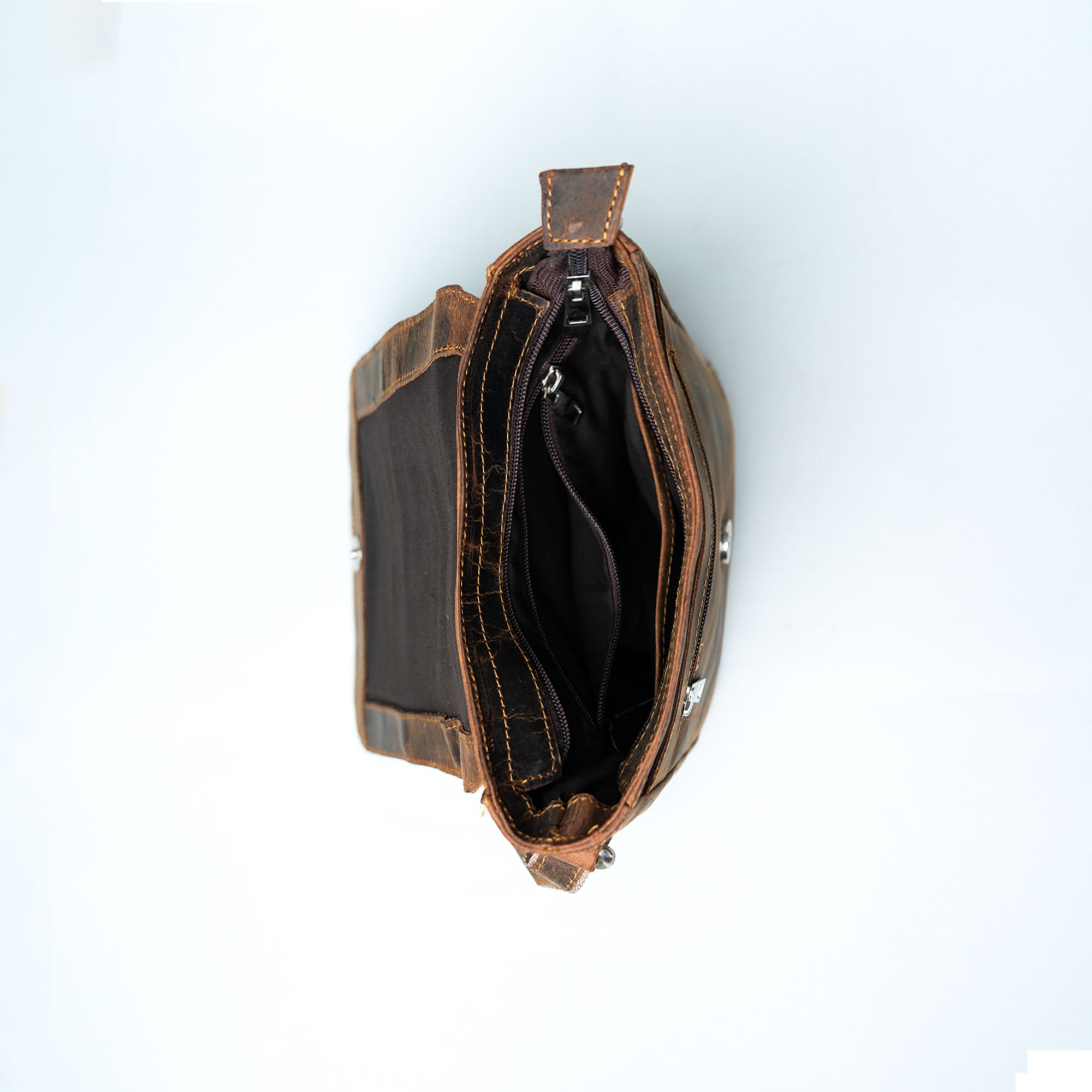 Oil Pull up Saddle Leather Messenger Bag - Dark Brown