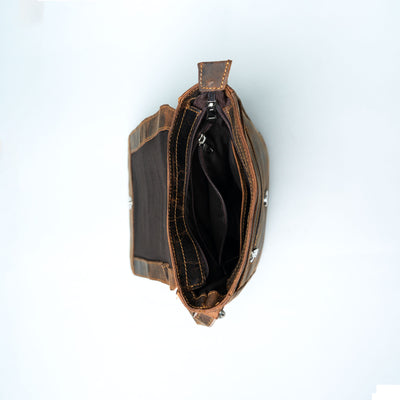 Oil Pull up Saddle Leather Messenger Bag - Dark Brown